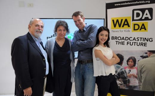 Os parceiros do projeto – Marcos Mendonça, presidente da Fundação Padre Anchieta; Ruth Kronenburg, presidente da ONG Free Press Unlimited; e Jan-Willem Bult, diretor geral da rede WaDaDa – e a apresentadora do Repórter Rá Teen Bum, Nathália Falcão, no lançamento do programa.