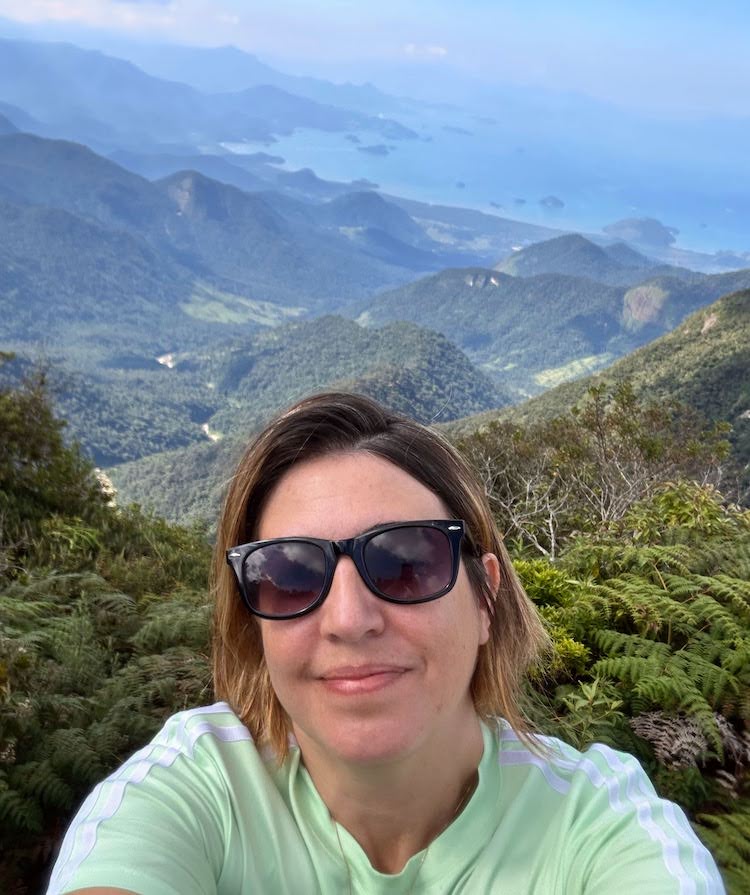 Cunha Pedra da Macela_ao fundo Angra dos Reis e Paraty