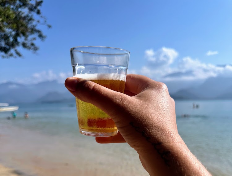 Cervejinha na Ilha do Cedro