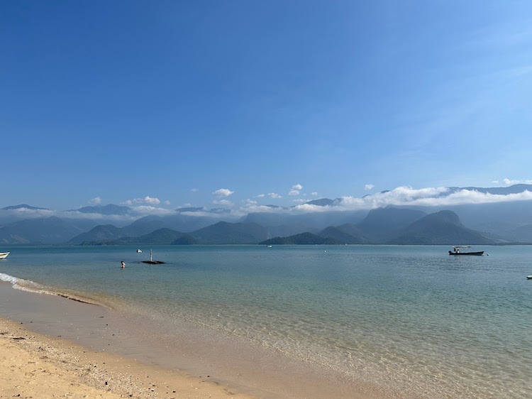 Cor da agua na Ilha do Cedro