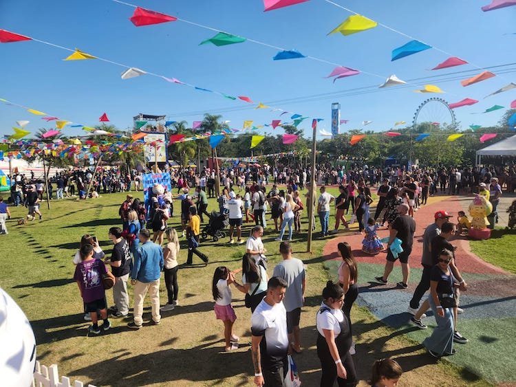 Arraia no Villa Lobos Hello Kitty
